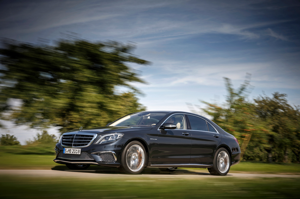 2015-mercedes-benz-s65-amg-front-three-quarters-in-motion