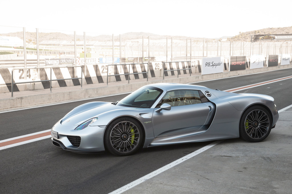 2015-porsche-918-spyder-front-three-quarter-static