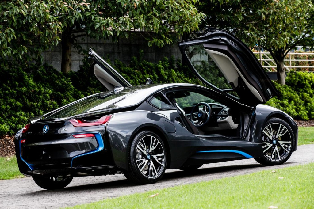 BMW-i8-doors-open2