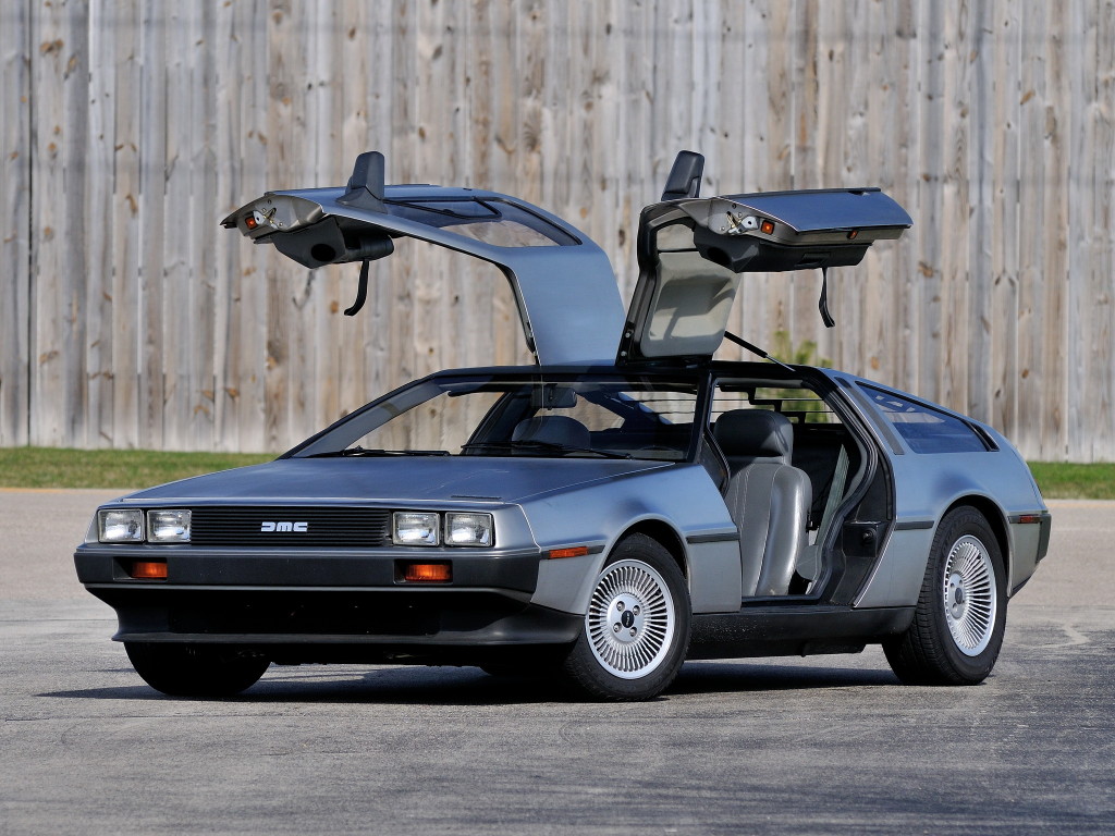 DeLorean DMC 12